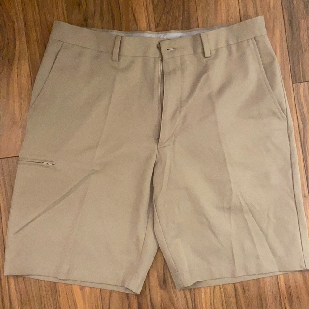 Mens Size 34 PGA Tour Golf Shorts